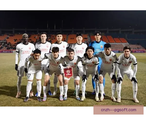 上海海港正式签约克罗地亚前锋 强化进攻阵容迎接新赛季挑战